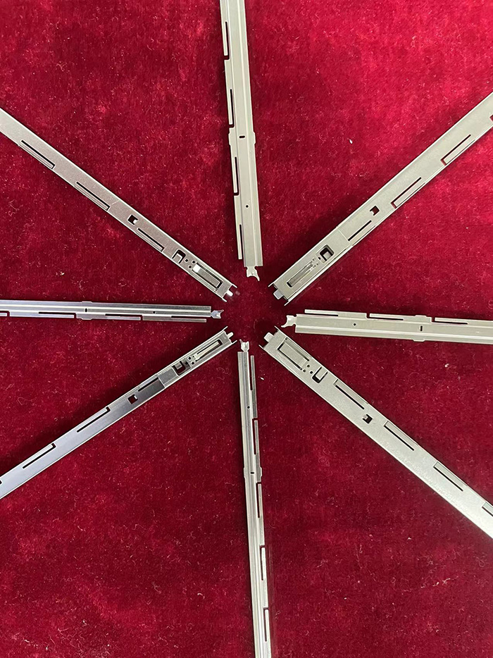 施夾鉗夾倉、推進片